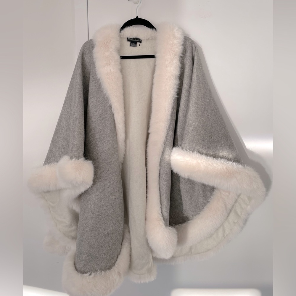 Sofia Cashmere Cashmere Cape Faux Fur trimm Classic Length heathered grey NWOT
